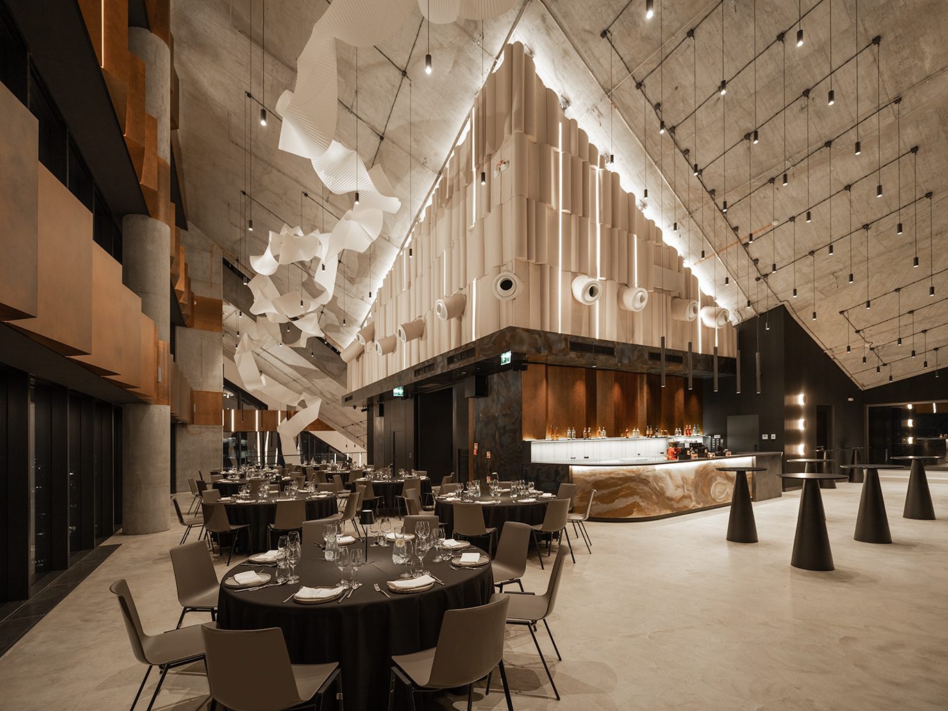Nagradzana architektura wnętrz na 42. piętrze Skylinera, projekt MIXD